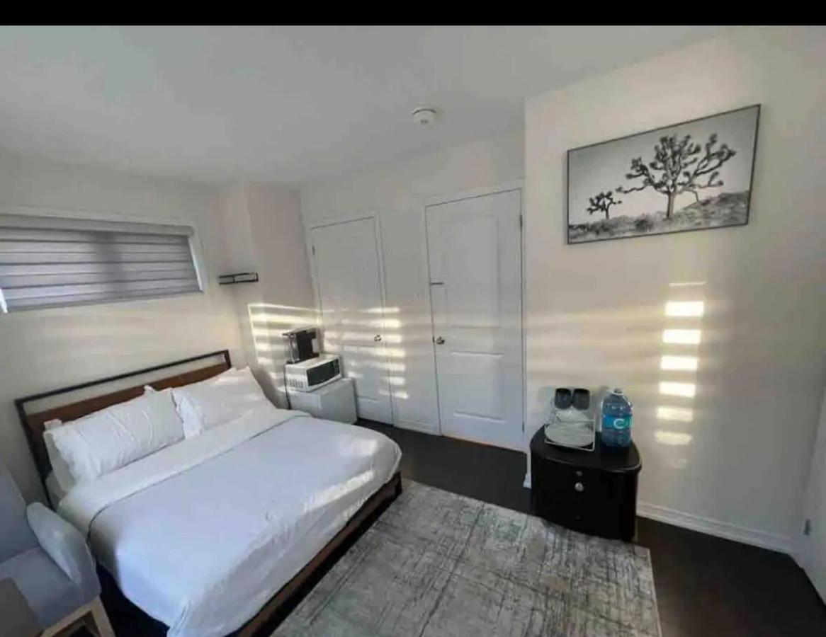 Ensuite Guest Room With Separate Entrance Mississauga Exterior foto